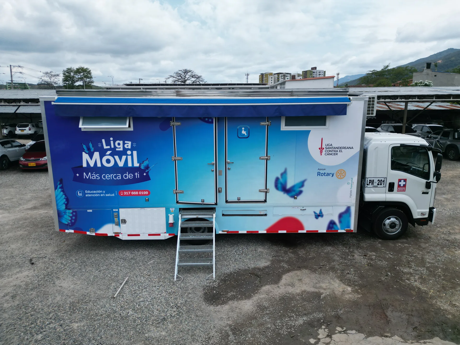 Unidad Móvil Furgoriente — instalación de paneles solares, foto 4